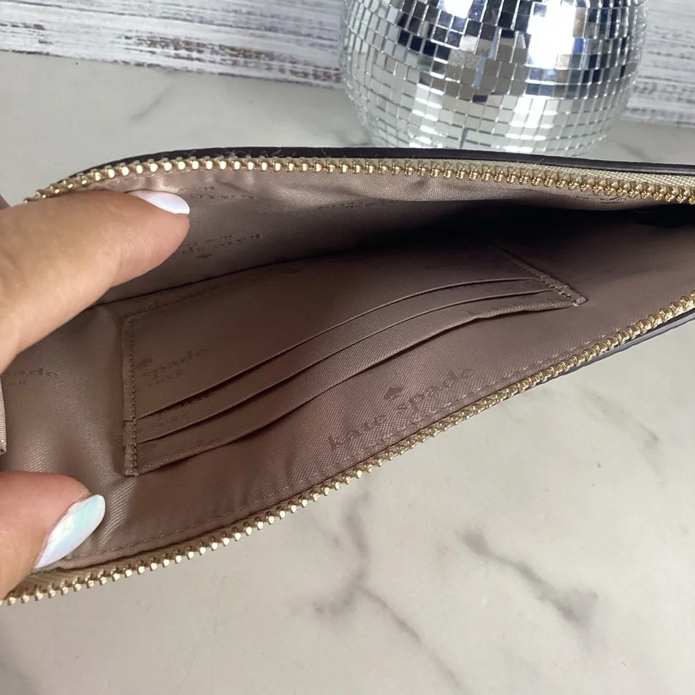 Kate Spade‎ New York Lucy Colorblock Beige White Wristlet Bag Wallet